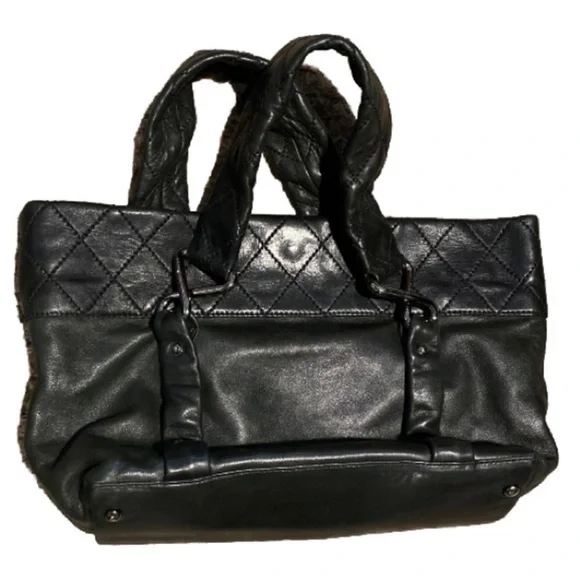 Chanel 2.55 Matelasse Turn Lock Tote Leather Handbag - Picture 2 of 9